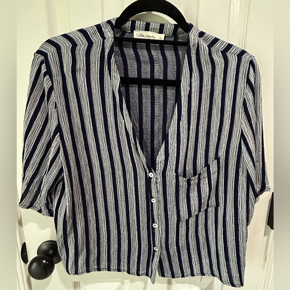Women’s Cropped Button Down Top Size Small